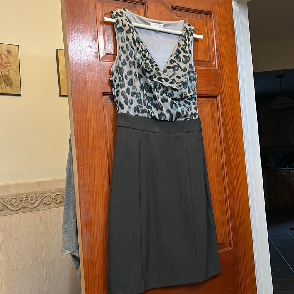 New York and co size 4 stretch, side zip , sleeveless dress